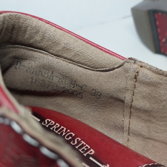L'Artiste by Spring Step Womens Sz EU 38 US 8 Burbank embossed Red Heeled Clogs - Picture 13 of 14